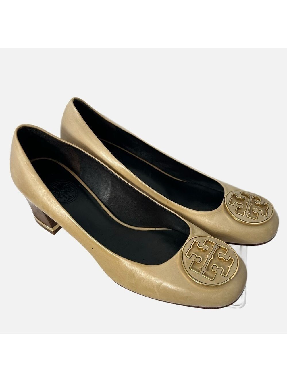 Vintage Tory Burch Women’s Pump Heel 8 Nude Tan Round Toe Gold Tone Logo Office